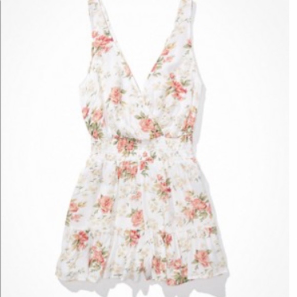 American Eagle Outfitters Pants - American Eagle Floral Ruffled Romper - size XL, cream